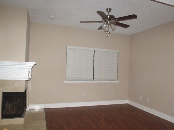 3rd image of 115 Lake Lynn Dr