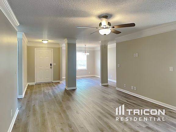 2nd image of 1695 Barrywood Cir E