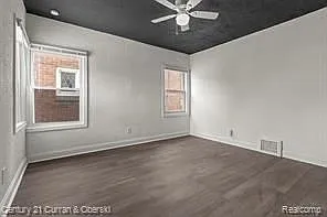 53 W Charlotte St — Photo 2