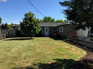 2307 Castle Ave, Roseburg, OR 97471