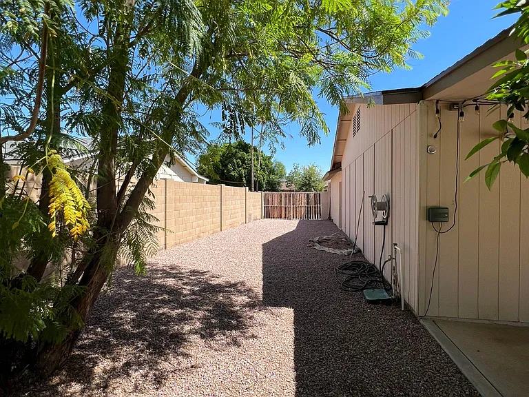 3623 E Marmora St — Photo 24