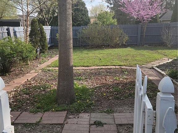 4th image of 2205 W Audubon Dr