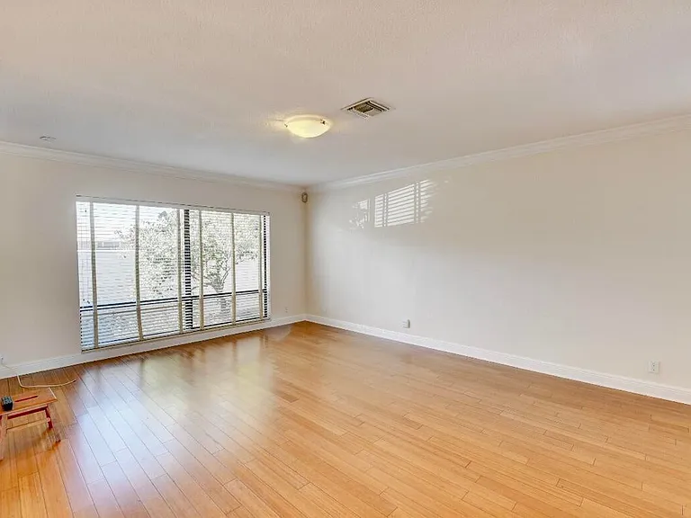 17768 Maplewood Dr — Photo 8
