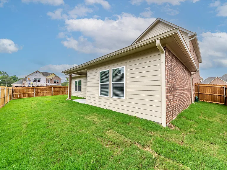 505 Ellis Place Dr — Photo 32
