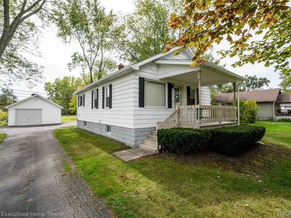 4723 Griswold Rd, Smiths Creek, MI 48074