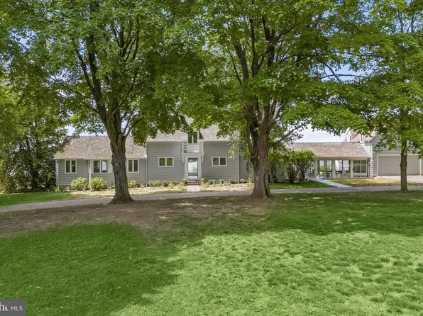752 Skywater Rd, Gibson Island, MD 21056