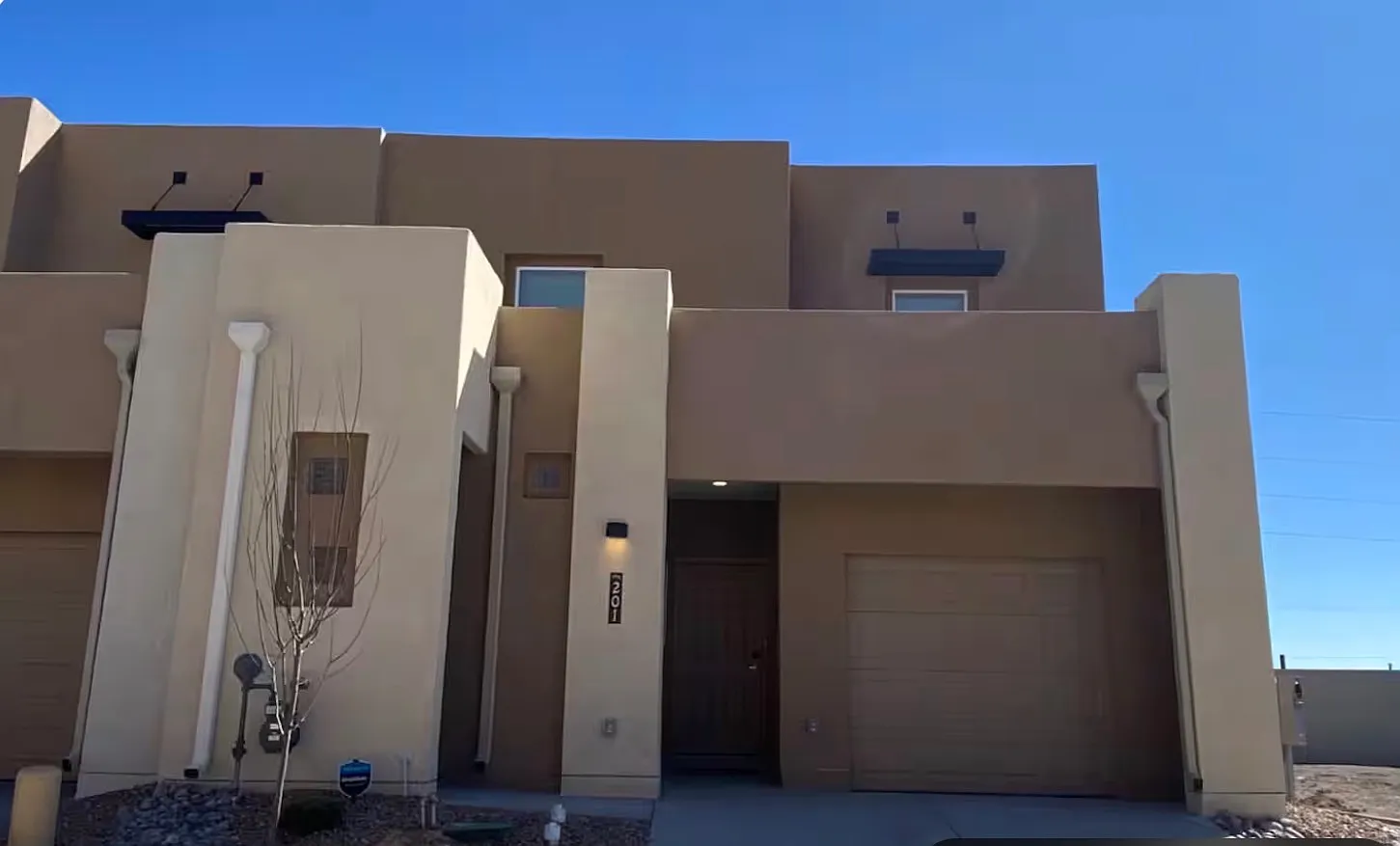 4 bed, 1999 sqft, $3,200 — Photo 2