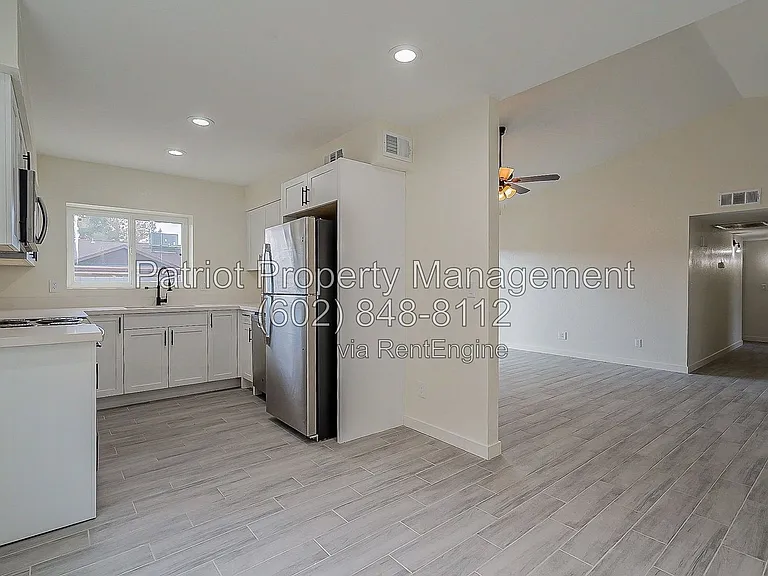 7003 W Sierra St — Photo 12