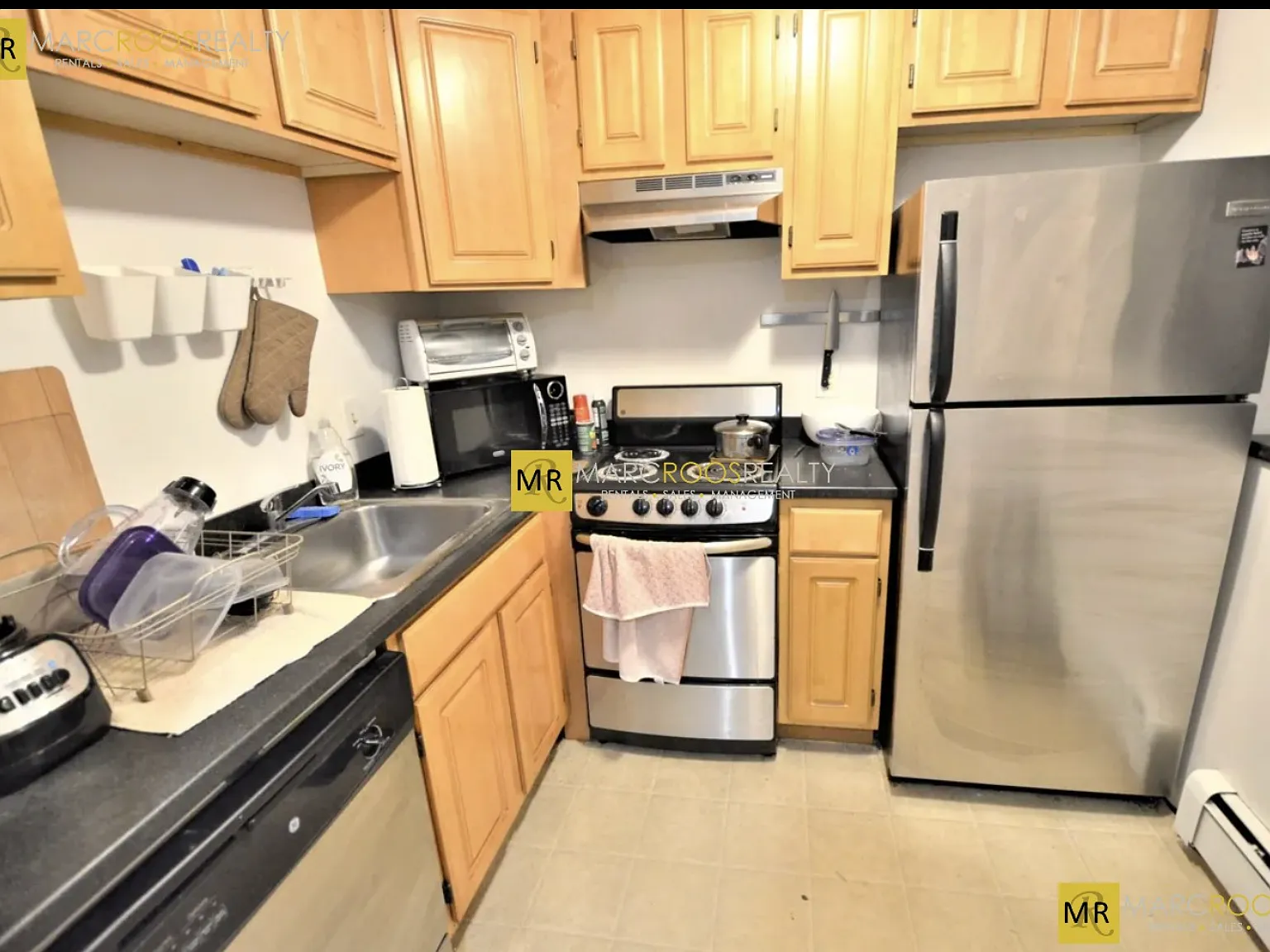 587 Beacon St — Photo 2