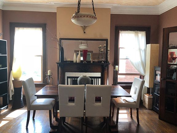 Landlord dining room.  Same dimensions as below unit (13'7"x