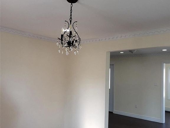 4th image of 26 Burnett St