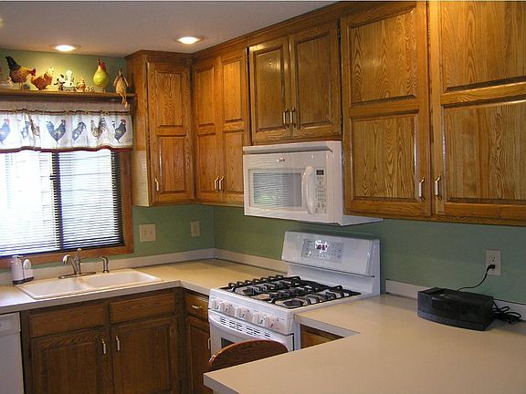 3rd image of 1535 Creek Meadows Dr NW