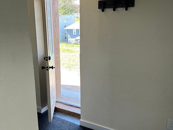 4th image of 567 Arlington St #B