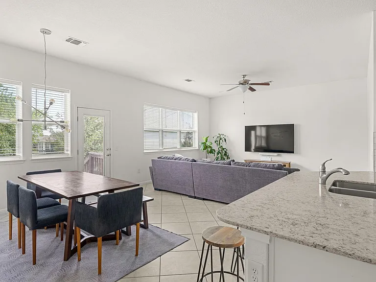 9909 Dalliance Ln — Photo 5