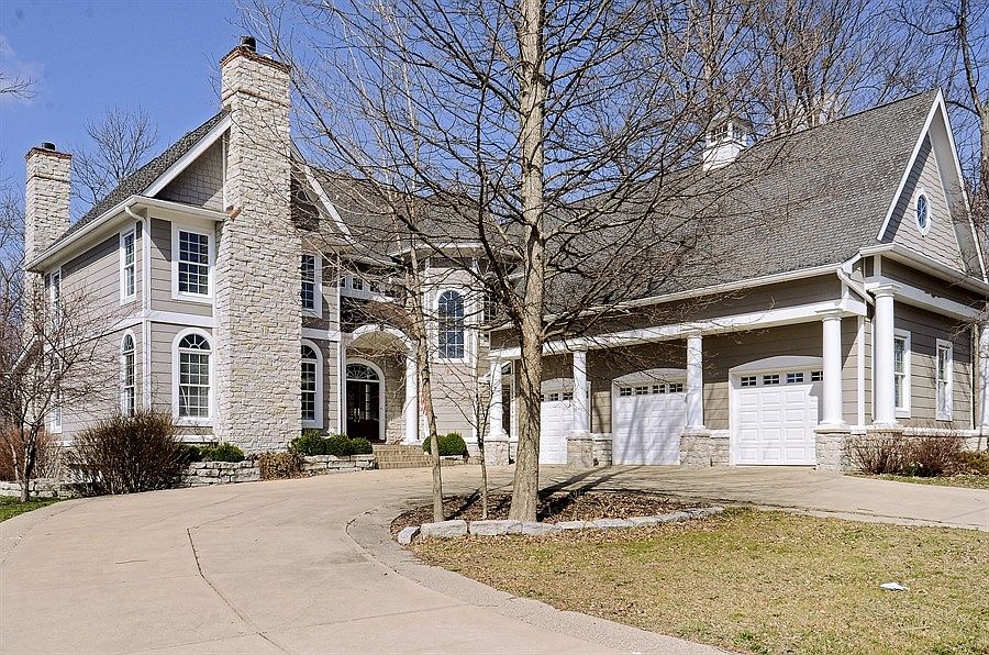 1st image of 7026 Royal Oakland Way
