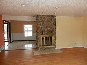 3rd image of 16N600 Highland Dr