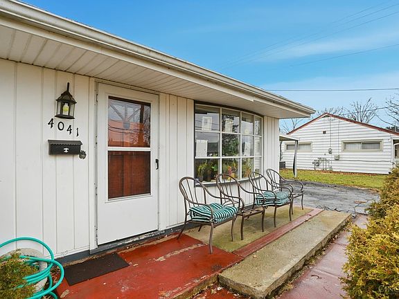 4th image of 4041 Larchview Dr