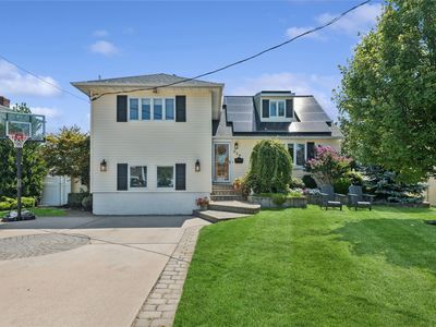 239 W End Avenue, Massapequa, NY, 11758