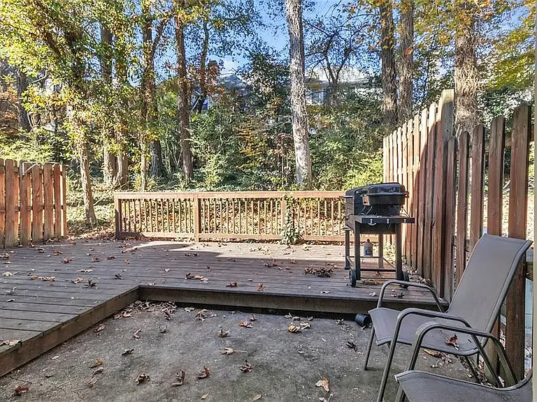 4430 Tilly Mill Rd — Photo 28