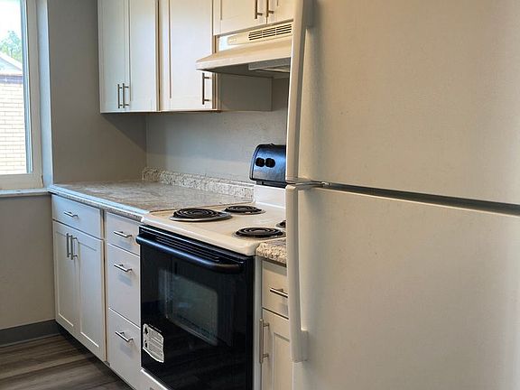 3rd image of 128 Stamm Ave #11379954