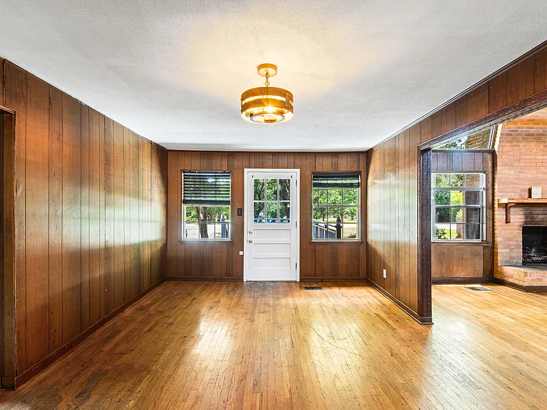 431 Benning Dr — Photo 16