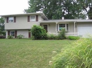 953 Larkstone Dr, Columbus, OH 43235