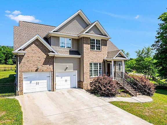 3rd image of 629 Godsey Ln
