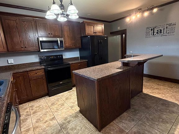 5th image of 708 S Hiawatha Ave