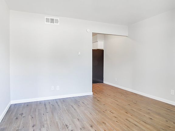 3rd image of 411 E Polk St APT 5