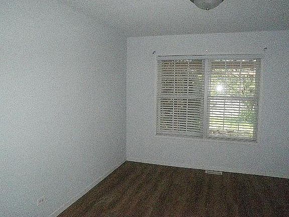 5th image of 2319 Oakwood Ln