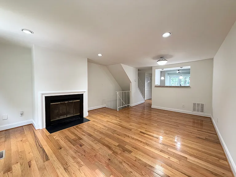 20503 Strath Haven Dr — Photo 6
