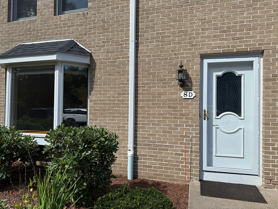 8 Mansion Woods Dr #D