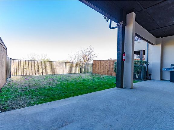 2nd image of 1037 Emerson Park Ln