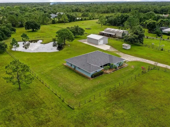 6905 229th St E, Bradenton, FL 34211