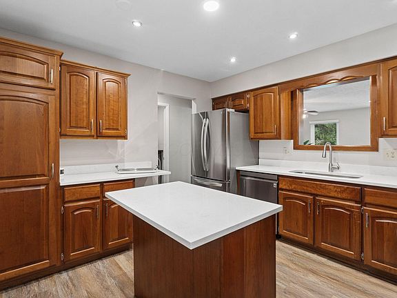 5th image of 654 Jonsol Ct