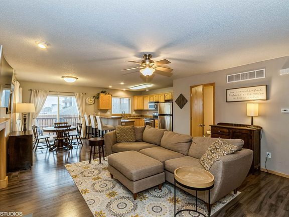 4th image of 530 Sicily Ct