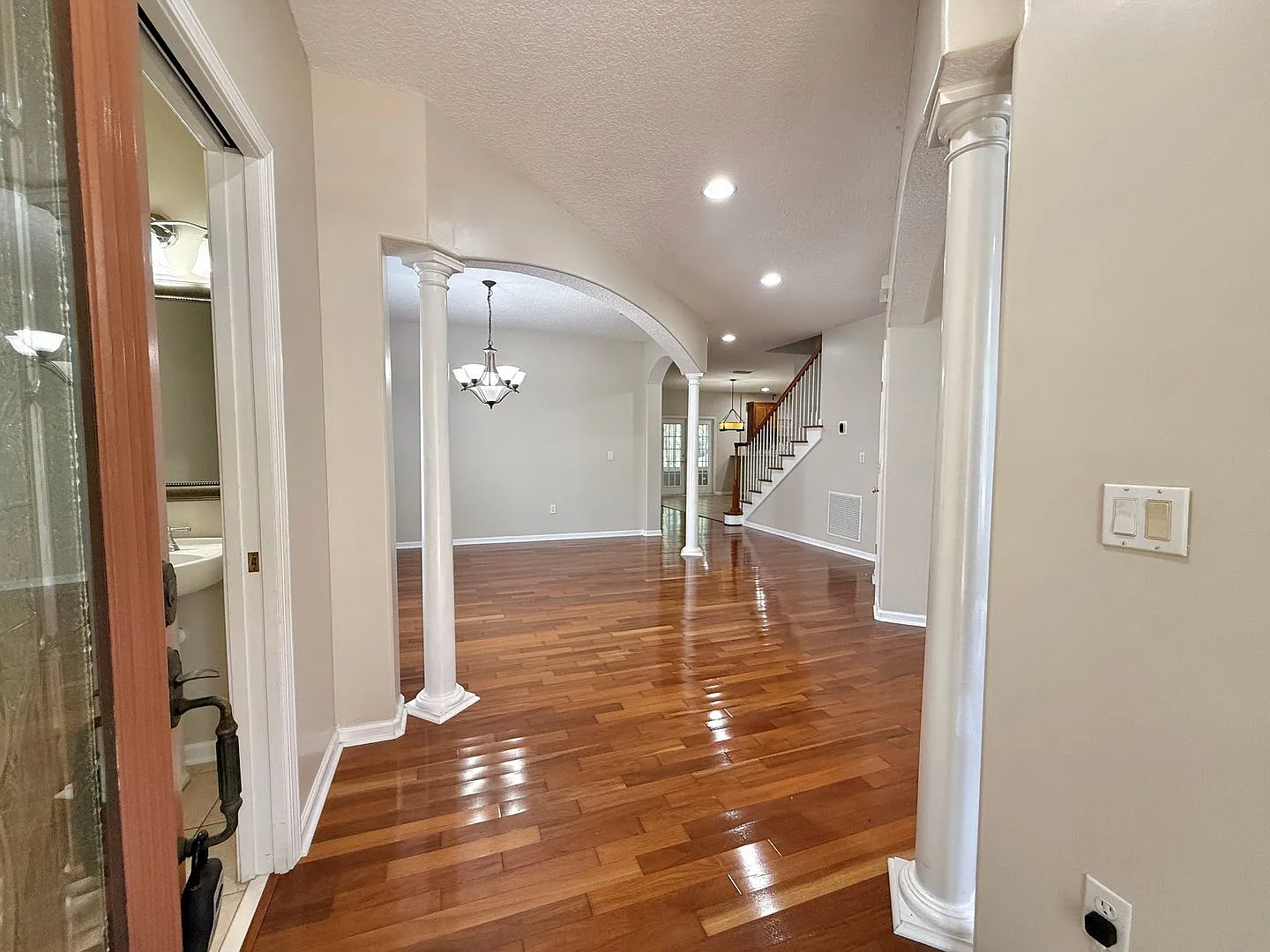 Spacious Two-Story Home with Hot Tub, Pool Table & Fenced Yard in Panther Creek — Photo 4
