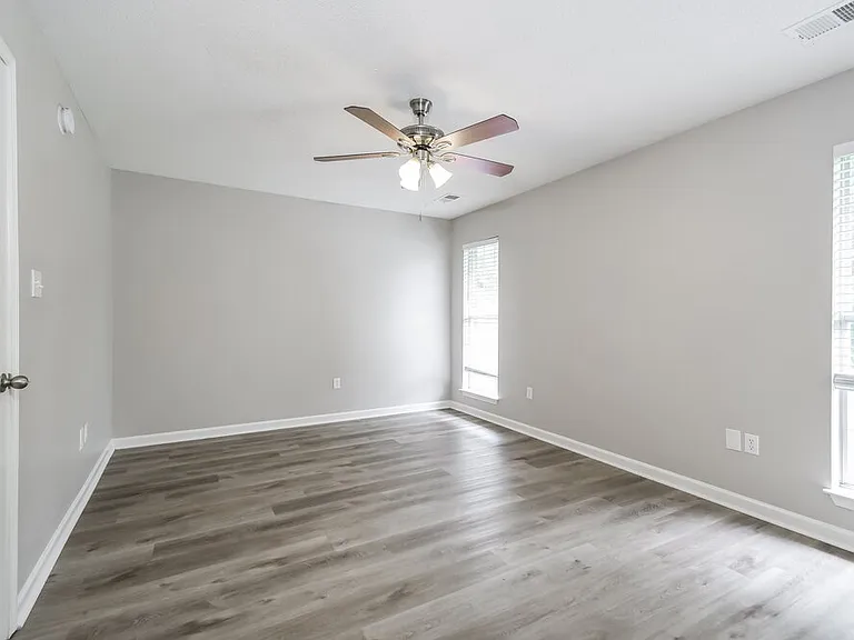 8274 Park Pike Dr — Photo 8