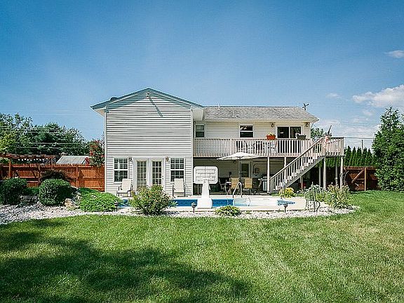 4th image of 2533 Bartholomew Dr