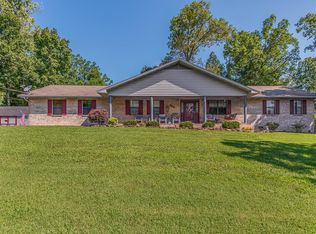 825 Gondola Dr, Knoxville, TN 37920