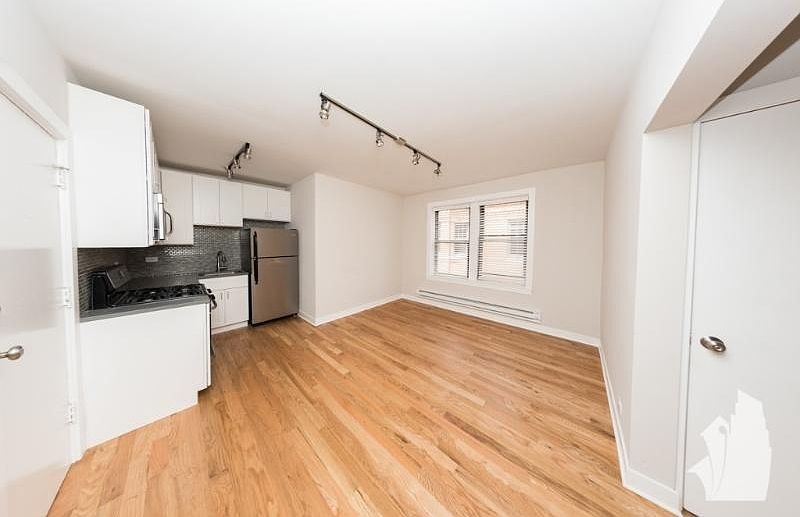 1st image of 2420 N Kedzie Blvd APT 301