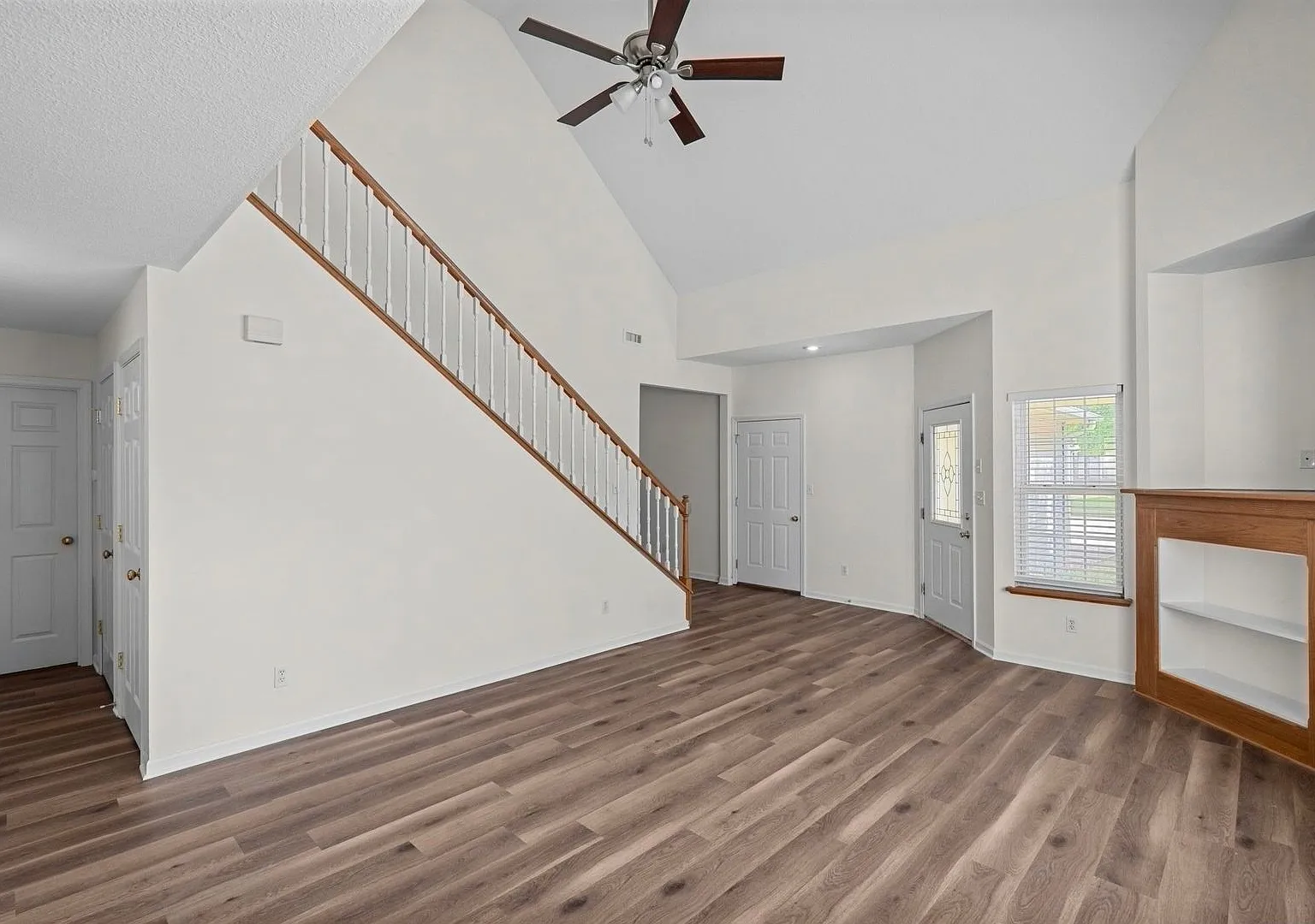 Spacious Home with Large Bedrooms & Ample Storage - Available NOW!! — Photo 2