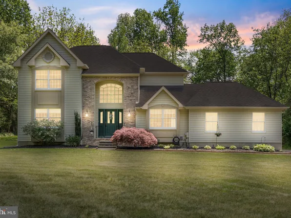 157 W Wolfert Station Rd, Mickleton, NJ 08056