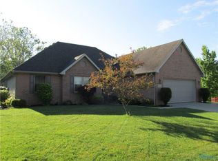 566 Becklee Dr, Napoleon, OH 43545
