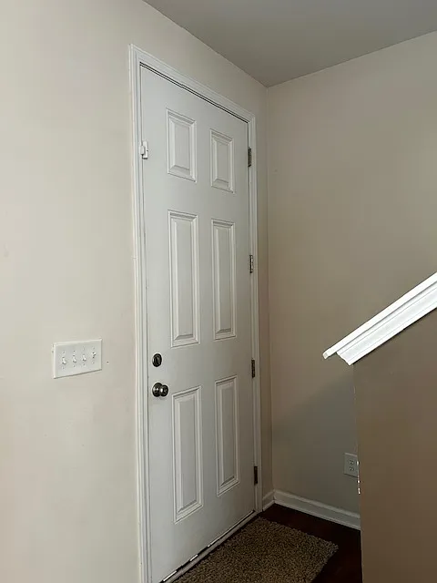 3 bed, 2.5 bath, 1388 sqft, $1,995 — Photo 3