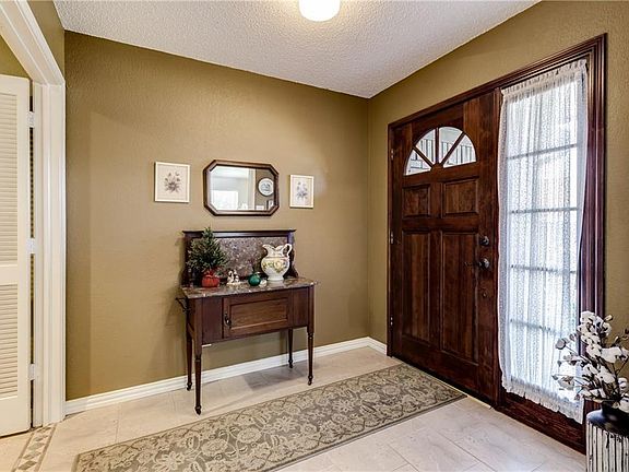 5th image of 1682 Crosshaven Dr