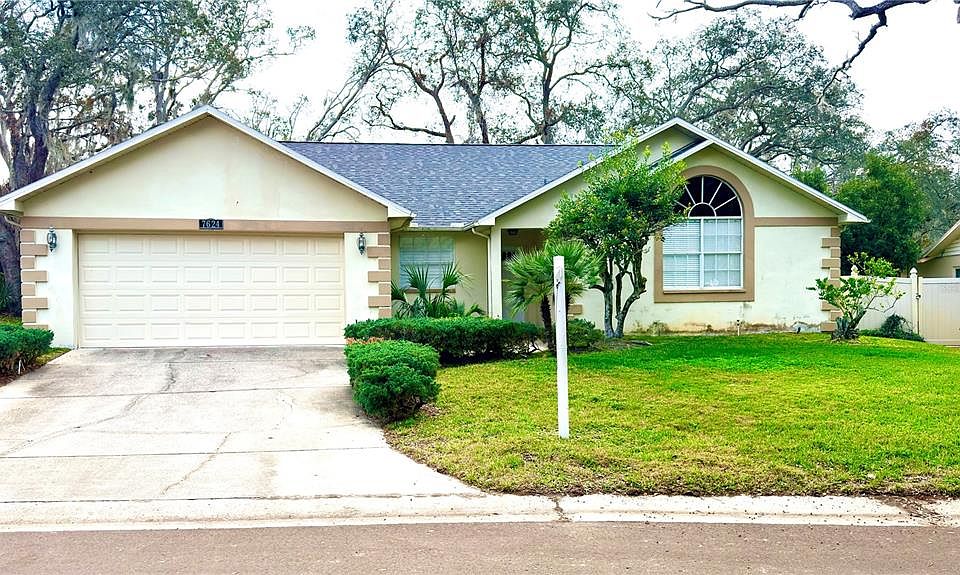 1st image of 7624 Lake Forest Cir