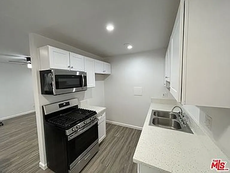 1170 Crenshaw Blvd — Photo 7