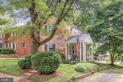 2nd image of 969 N Kentucky St