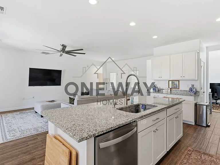 30558 W Clarendon Ave — Photo 11